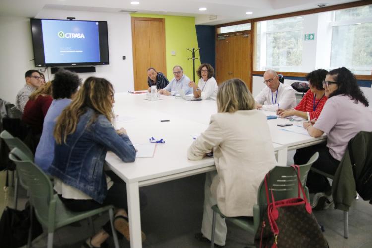 Un moment de la reunió de la Comissió d'Informació i Vigilància.