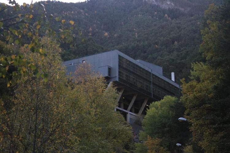 La xemeneia del Centre de Tractament de Residus sense plomall La xemeneia del Centre de Tractament de Residus sense plomall